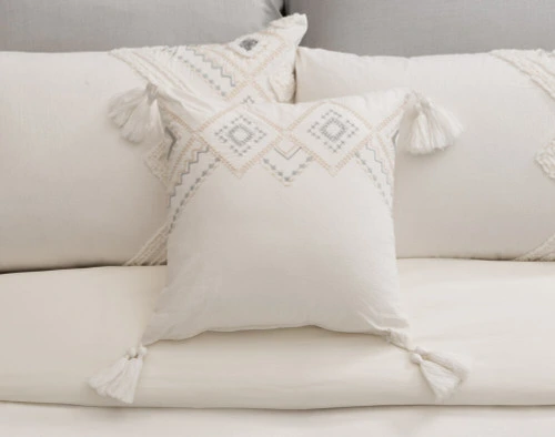 Housse de coussin carrée "Charity"