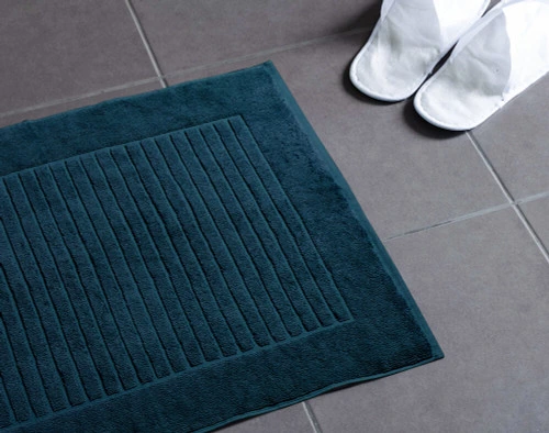 Tapis de bain en modal, de près.