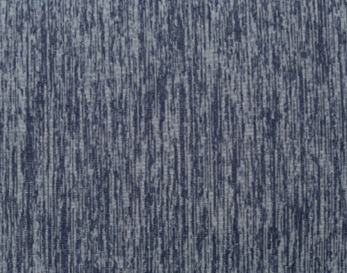 Gros plan sur le tissu gris chiné de nos taies d'oreiller Cool Touch en bleu marine.