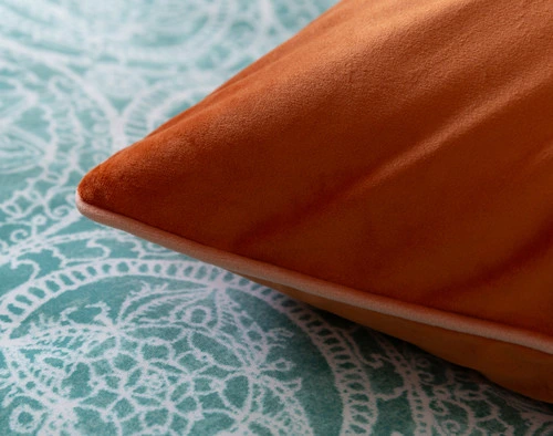 Gros plan sur le coin de notre Fiji Pillow Sham.