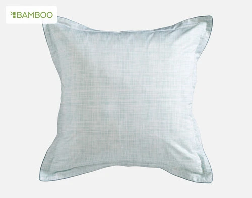 L'abat-jour Seabreeze Euro Sham sur fond blanc.